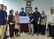 Wujud Peduli Karyawan, Manajemen Kalimantan Post Serahkan Santunan BPJS Ketenagakerjaan kepada Ahli Waris Alm Amir Hamzah 8 Wujud Peduli Karyawan, Manajemen Kalimantan Post Serahkan Santunan BPJS Ketenagakerjaan kepada Ahli Waris Alm Amir Hamzah
