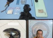 Simpan Sabu Didalam Helm, Seorang Pria di HSU Diamankan 19 Simpan Sabu Didalam Helm, Seorang Pria di HSU Diamankan