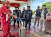 Ditreskrimsus Polda Kalsel dan Pertamina Pengecekan Kualitas Hingga Pendistribusian BBM 11 Ditreskrimsus Polda Kalsel dan Pertamina Pengecekan Kualitas Hingga Pendistribusian BBM