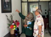 “Saya Bersyukur Terlahir dari Orang Sederhana” 28 “Saya Bersyukur Terlahir dari Orang Sederhana”