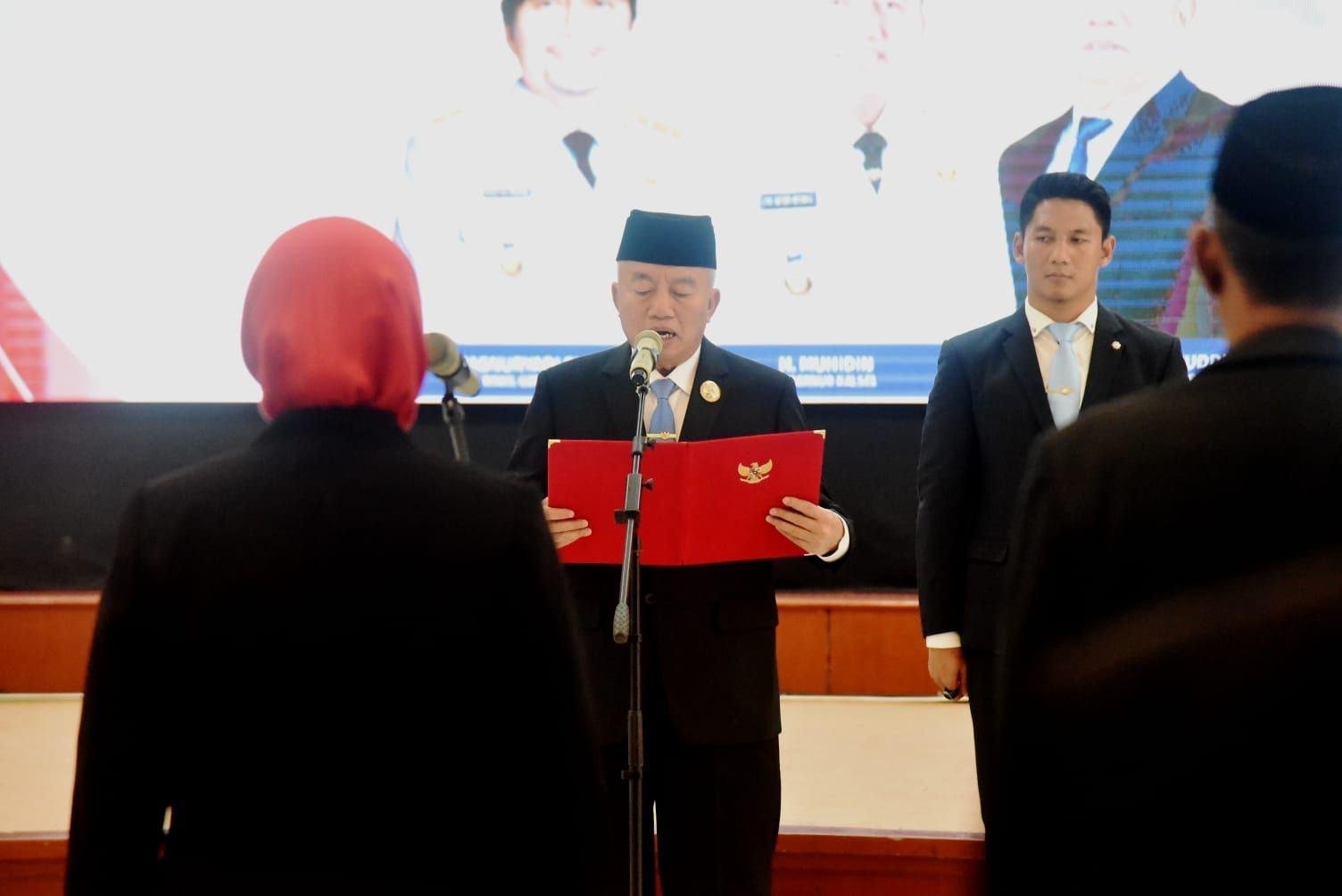 1 35 klm Kontrak Pemprov 25 Gubernur lantik jabatan fungsional lingkup Pemprov Kalsel