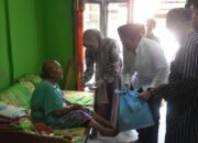 Bagikan Sembako dan Kupon Daging Kurban 26 Bagikan Sembako dan Kupon Daging Kurban