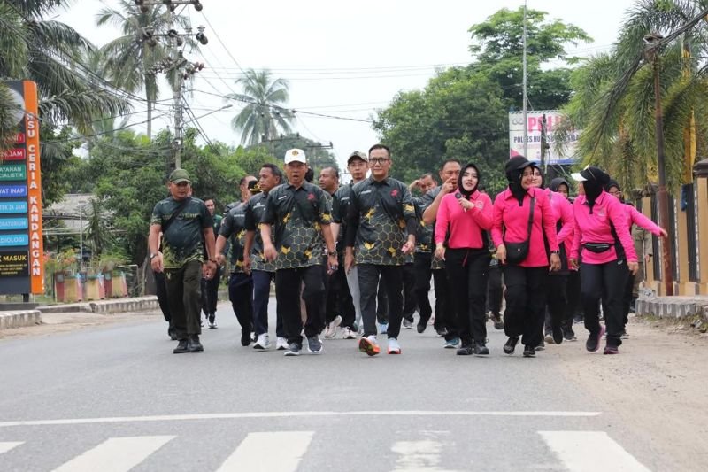 Olahraga Bersama Peringatan Hari Bhayangkara di HSS 1 Hal 12 HSS 1 3 klm 11