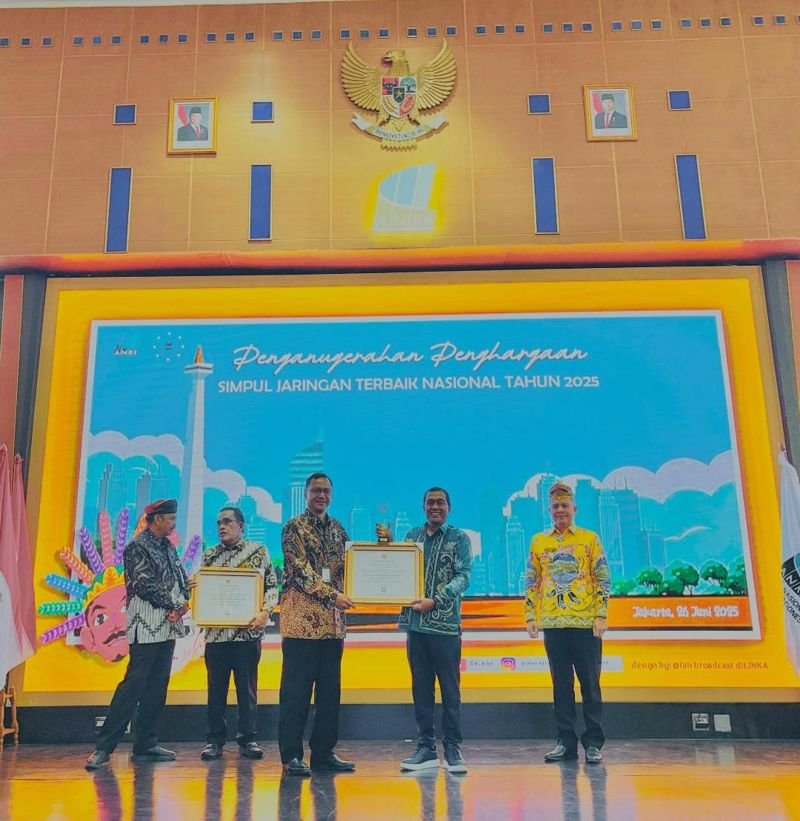 Pemkab HSS Raih Penghargan Simpul Jaringan Nasional 1 Hal 12 HSS 1 3 klm 13