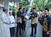 Ratusan Anggota Kafilah HSS Diberangkatkan Ikuti MTQ Kalsel 35 Ratusan Anggota Kafilah HSS Diberangkatkan Ikuti MTQ Kalsel