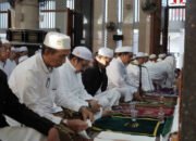 Wabup Shalat Idul Adha di Masjid Syi’arussholihin 13 Wabup Shalat Idul Adha di Masjid Syi’arussholihin