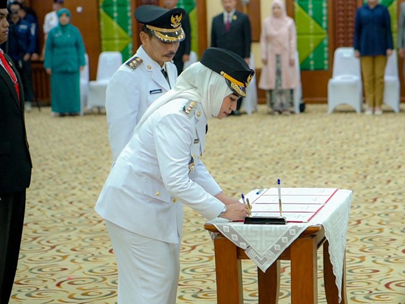 Lisa Halaby-Wartono Resmi Pimpin Banjarbaru 1 Hal 6 3 KLM BJB 1 4