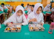 Banjarbaru Luncurkan Program Makan Bergizi Gratis untuk Pelajar 17 Banjarbaru Luncurkan Program Makan Bergizi Gratis untuk Pelajar