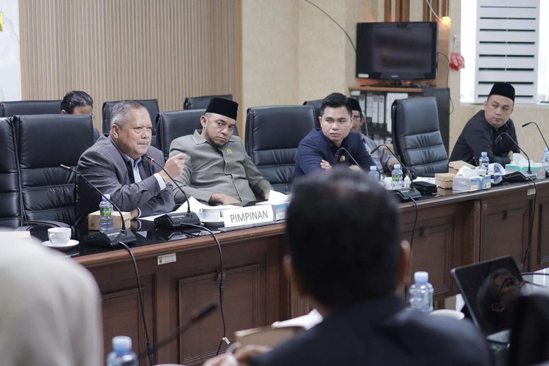 Hal 6 3 KLm Pansus DPRD kalsel