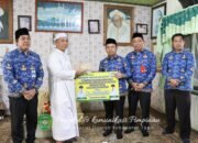 Pemkab Tapin Serahkan Bantuan Rp50 Juta untuk Haul Syekh Salman Al Farisi ke-96 49 Pemkab Tapin Serahkan Bantuan Rp50 Juta untuk Haul Syekh Salman Al Farisi ke-96