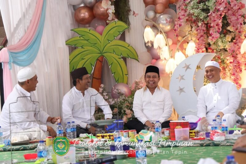 Bupati Tapin bersama Ribuan Jemaah Hadiri Haul ke-96 Syekh Salman Al Farisi 1 IMG 20250603 WA0057 e1748941694839