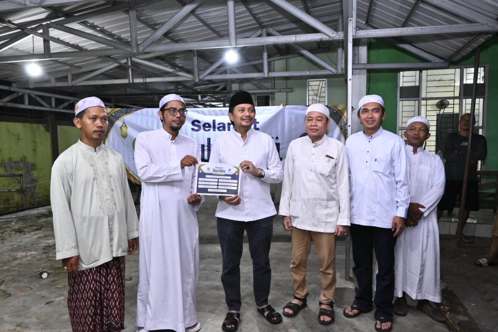 Hasnur Group Kembali Serahkan Sapi Kurban ke Masjid Jami Banjarmasin di Momen Iduladha 1446 H 1 IMG 20250607 WA0010
