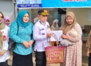 Bupati Tapin Serahkan Dokumen Kependudukan untuk Warga Desa Banua Padang 19 Bupati Tapin Serahkan Dokumen Kependudukan untuk Warga Desa Banua Padang