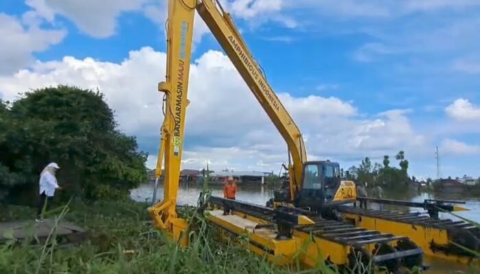 Cegah Terjadi Pampangan, Eksavator Amfibi Difungsikan di PDU Sungai Gampa