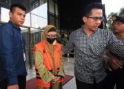 Mantan Anggota DPRD Jambi Suliyanti Ditahan KPK 32 Mantan Anggota DPRD Jambi Suliyanti Ditahan KPK