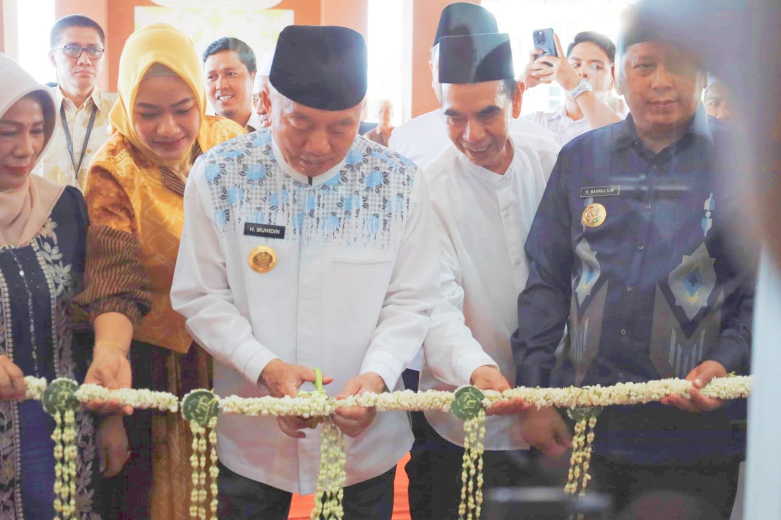 Dukung Peningkatan Kualitas Pendidikan, Bupati HbBahrul Ilmi Hadiri Peresmian Gedung Rektorat Uniska 1 IMG 20250614 WA0014