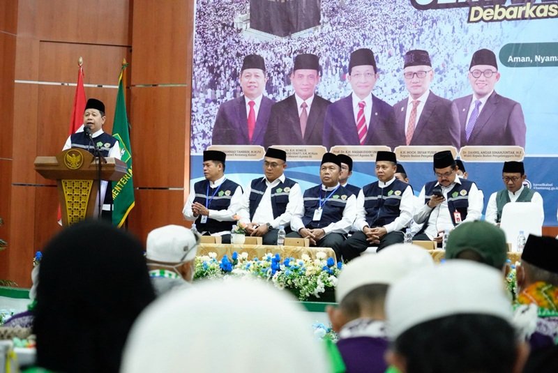 Jemaah Kloter Pertama Debarkasi Banjarmasin Pulang dengan Jumlah Utuh 1 IMG 20250615 WA0047