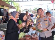 Warga Serbu Pasar Murah di Polres HST 7 Warga Serbu Pasar Murah di Polres HST