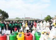 Olahraga Bersama Masyarakat, Polsek Kelumpang Tengah Sambut Hari Bhayangkara ke-79 8 Olahraga Bersama Masyarakat, Polsek Kelumpang Tengah Sambut Hari Bhayangkara ke-79