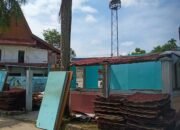 Tangis Guru Saat Gedung TK Pertiwi Dibongkar 33 Tangis Guru Saat Gedung TK Pertiwi Dibongkar