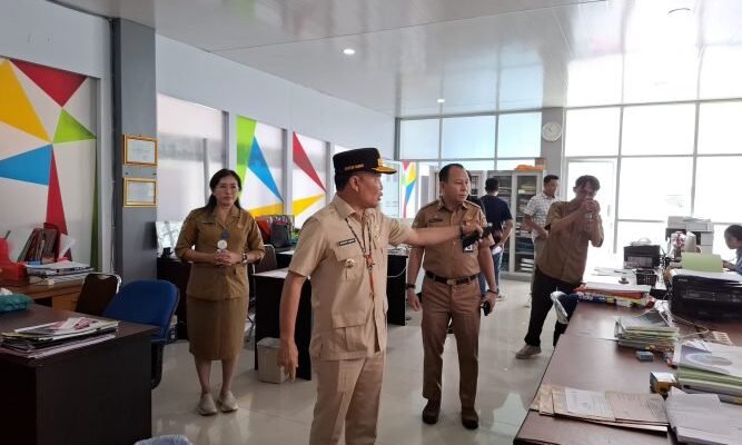 Gubernur Sidak Layanan DPMPTSP Kalteng