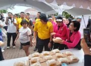 Polda Kalsel Bagikan 3.550 Paket Makanan Gratis di CFD Banjarmasin 43 Polda Kalsel Bagikan 3.550 Paket Makanan Gratis di CFD Banjarmasin