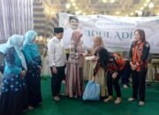 Silaturahmi dengan Warga Alalak Selatan, Wagub Kalsel Hasnuryadi dan Istri Serahkan Bantuan 32 Silaturahmi dengan Warga Alalak Selatan, Wagub Kalsel Hasnuryadi dan Istri Serahkan Bantuan