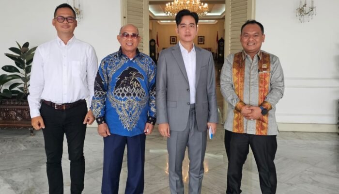 Bupati HM Rusli Temui Gibran Untuk Percepat Pembangunan Stadion Kotabaru