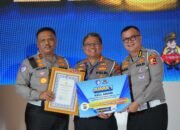 Ditlantas Polda Kalsel Terima iCELL Awards dari Kakorlantas Polri 7 Ditlantas Polda Kalsel Terima iCELL Awards dari Kakorlantas Polri