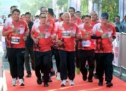 Pecahkan Rekor MURI Banua Bhayangkara Run 2025, Diapresiasi Pelari asal Amerika 49 Pecahkan Rekor MURI Banua Bhayangkara Run 2025, Diapresiasi Pelari asal Amerika