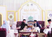 Gubernur dan Wagub Saling Berhadapan Santap Ketupat Kandangan 13 Gubernur dan Wagub Saling Berhadapan Santap Ketupat Kandangan