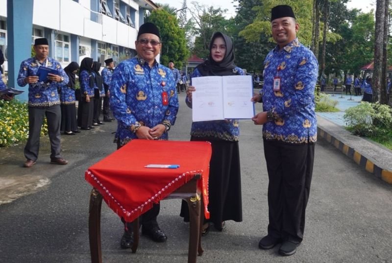 1 3 klm Kontrak Martapura 17 Komitmen layanan