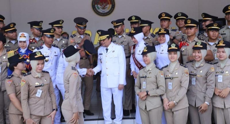 1 45 klm Kontrak Pemprov 28 Upacara pelantikan pamong praja