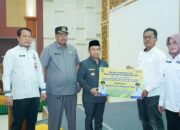 Bupati Tapin Naikkan Tunjangan Kinerja Kepala Desa Sampai RT 23 Bupati Tapin Naikkan Tunjangan Kinerja Kepala Desa Sampai RT