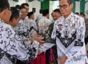 Wabup Buka Konferinsi PGRI ke-23 Masa Bakti 2025-2030 18 Wabup Buka Konferinsi PGRI ke-23 Masa Bakti 2025-2030