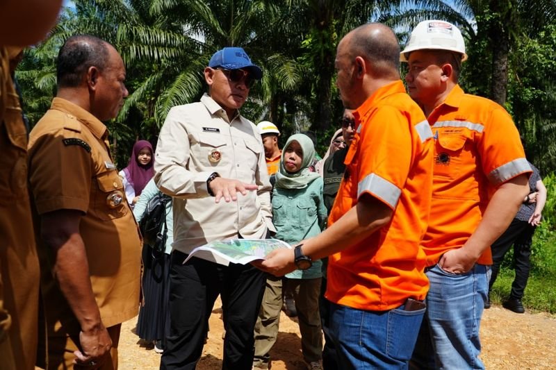 Bupati Kunjungi Rencana Pembangunan Desa Terpadu di Bukit Mulia 1 Hal 2 Tala 1 3 klm 6