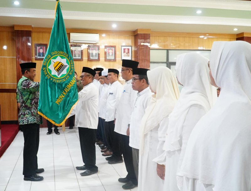 Pelantikan DMI Tanah Laut Masjid sebagai Pusat Pemersatu Umat dan Pembangunan Daerah 1 Hal 2 Tala 3 klm 18