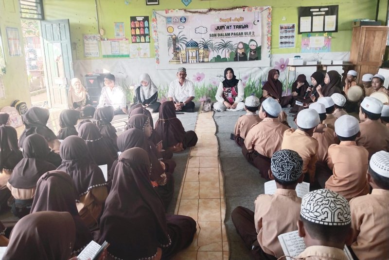 Hal 4 4 KLm Martapura Jumat taqwa