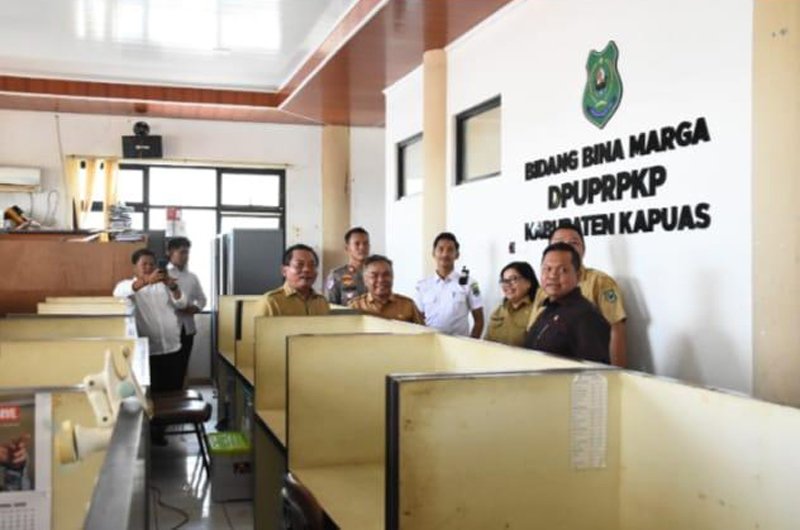 Hal 4 Foto kontrak Kapuas 15