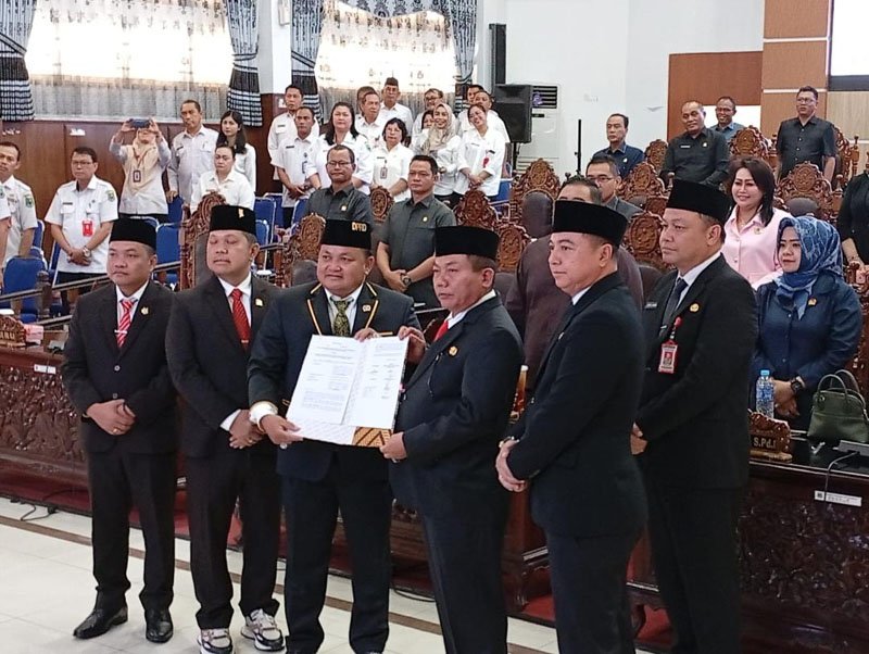 Hal 4 Foto kontrak Kapuas 5