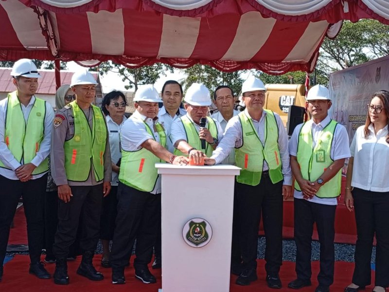 Hal 4 Foto kontrak Kapuas 7