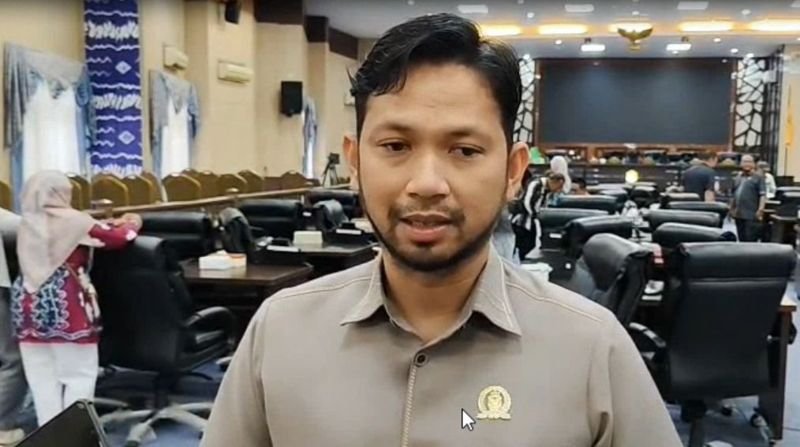 Ketua DPRD Rikval Fachruri Pastikan Cek Anggaran Perbaikan Sekolah di Banjarmasin 1 Hal 5 1 KLm Rikval Fachruri