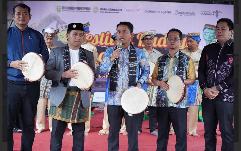Festival Manopeng Banyiur, Simbol Identitas Budaya Banjar 1 Hal 5 3 KLm Pembukaan Manopeng Brt HL