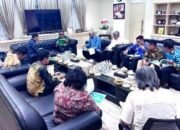 Bupati HSU "Ngadu" ke Menteri LH, Bongkar Masalah Sampah yang Menggunung 10 Bupati HSU “Ngadu” ke Menteri LH, Bongkar Masalah Sampah yang Menggunung