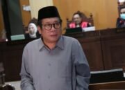 Mantan Bupati Lombok Tengah Suhaili Fadhil Ditahan Polda NTB 5 Mantan Bupati Lombok Tengah Suhaili Fadhil Ditahan Polda NTB