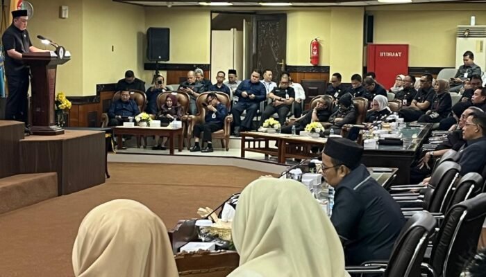 Tujuh Fraksi DPRD Kalsel Sampaikan Pandangan Umum terhadap Raperda Perubahan APBD 2025 3 IMG 20250709 WA0036