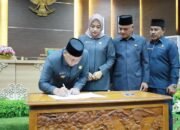 DPRD Setujui APBD Perubahan, Bahrul Ilmi Sebut Sebagai Sarana Strategis Penyempurnaan Kinerja Pemerintahan 11 DPRD Setujui APBD Perubahan, Bahrul Ilmi Sebut Sebagai Sarana Strategis Penyempurnaan Kinerja Pemerintahan