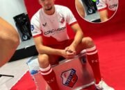 Ivar Jenner Ikut Sesi Pemotretan Bersama Tim Utama Utrecht