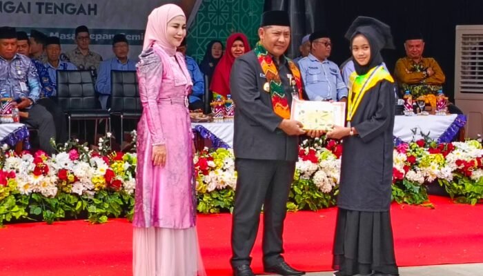 Bupati HST Wisuda 1.668 Santri TK/TP Al-Quran 3 IMG 20250717 WA0045