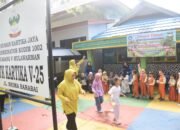 Keceriaan Anak TK Kartika V-25 di Hari Terakhir MPLS Bersama Prajurit TNI 41 Keceriaan Anak TK Kartika V-25 di Hari Terakhir MPLS Bersama Prajurit TNI